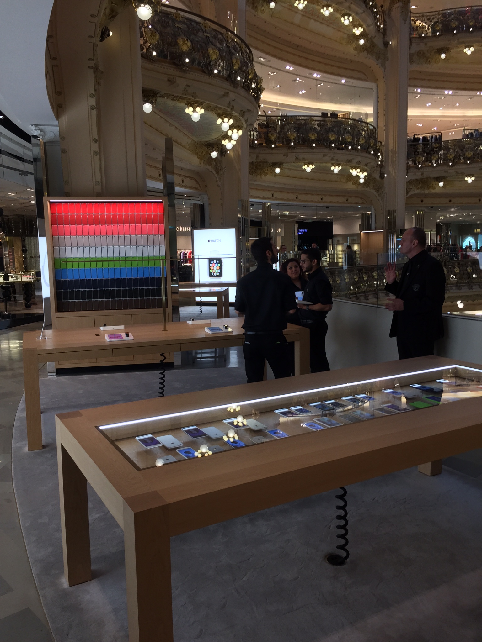 Visita Apple Store Galeries Lafayette Parigi