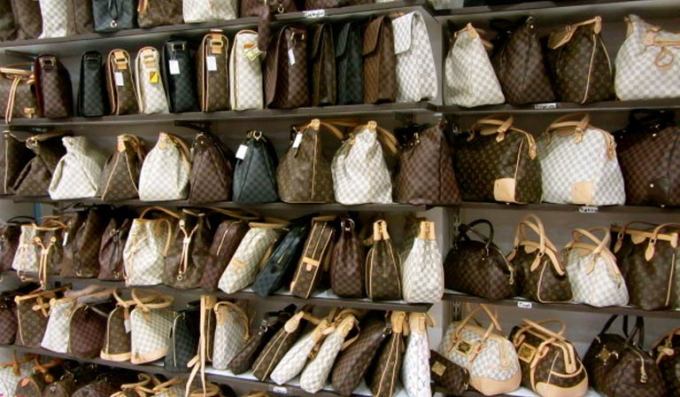 Louis Vuitton tra i marchi piu contraffatti dai falsari Cinesi