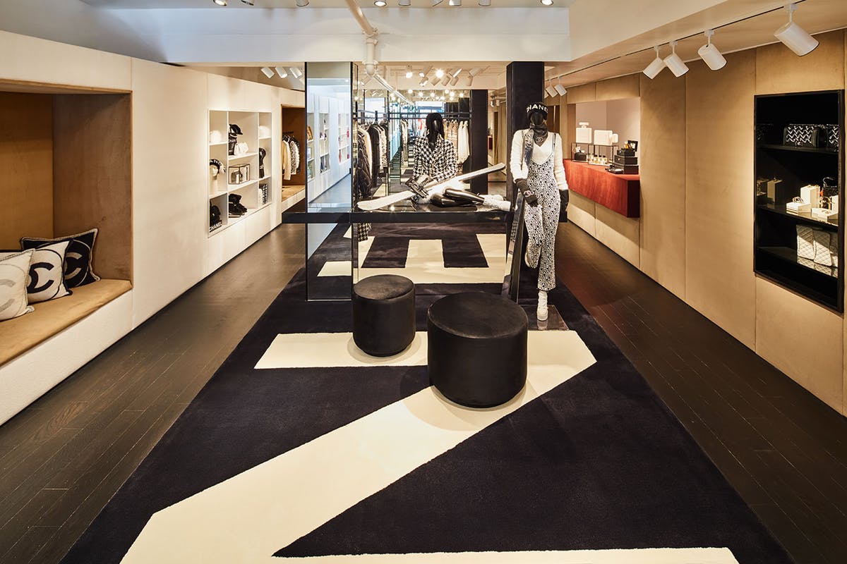 Chanel pops up in Courchevel  Retail store design, Store design